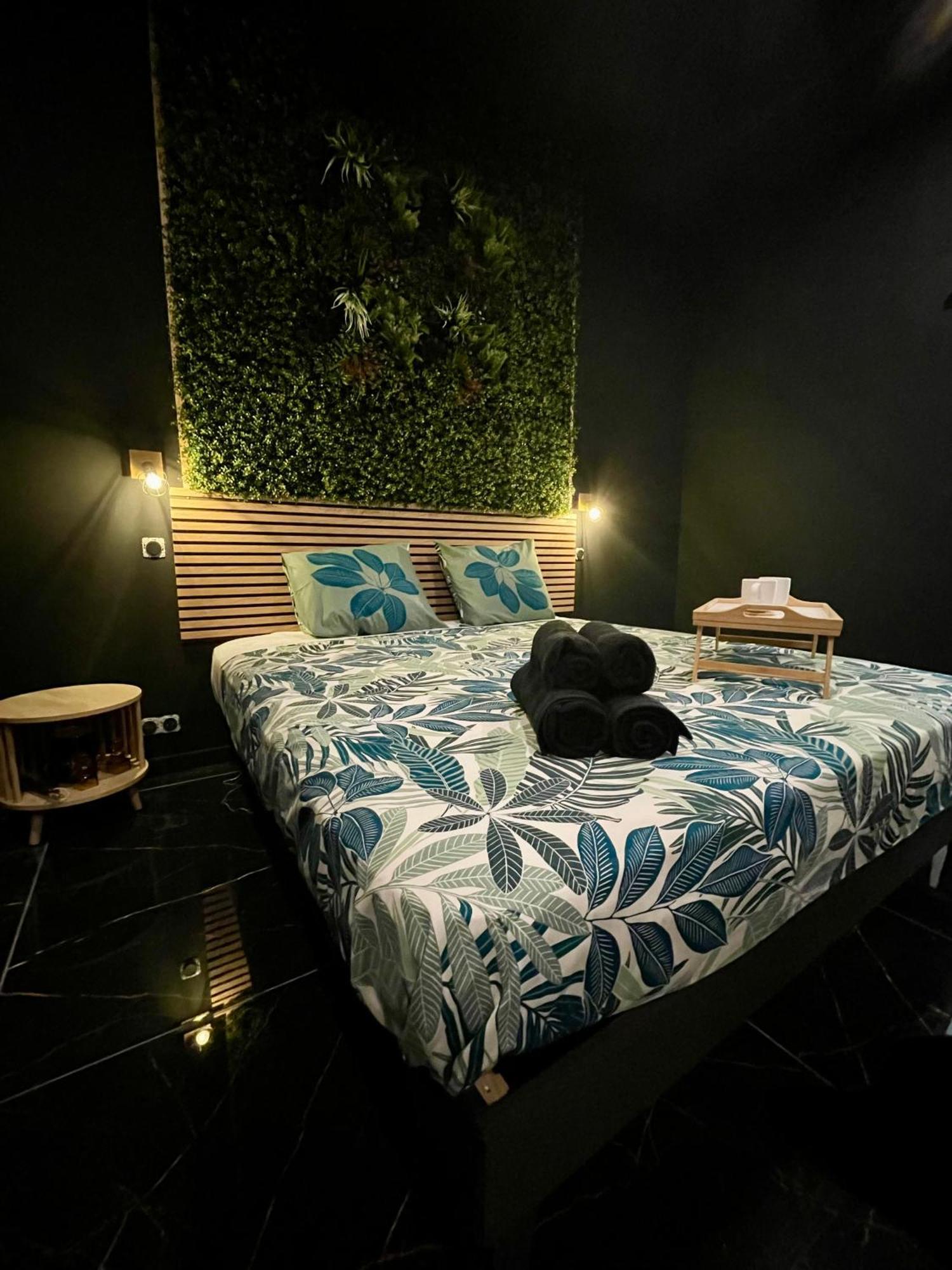Jungle Love Room De L Hermitage Tournon-sur-Rhone Luaran gambar