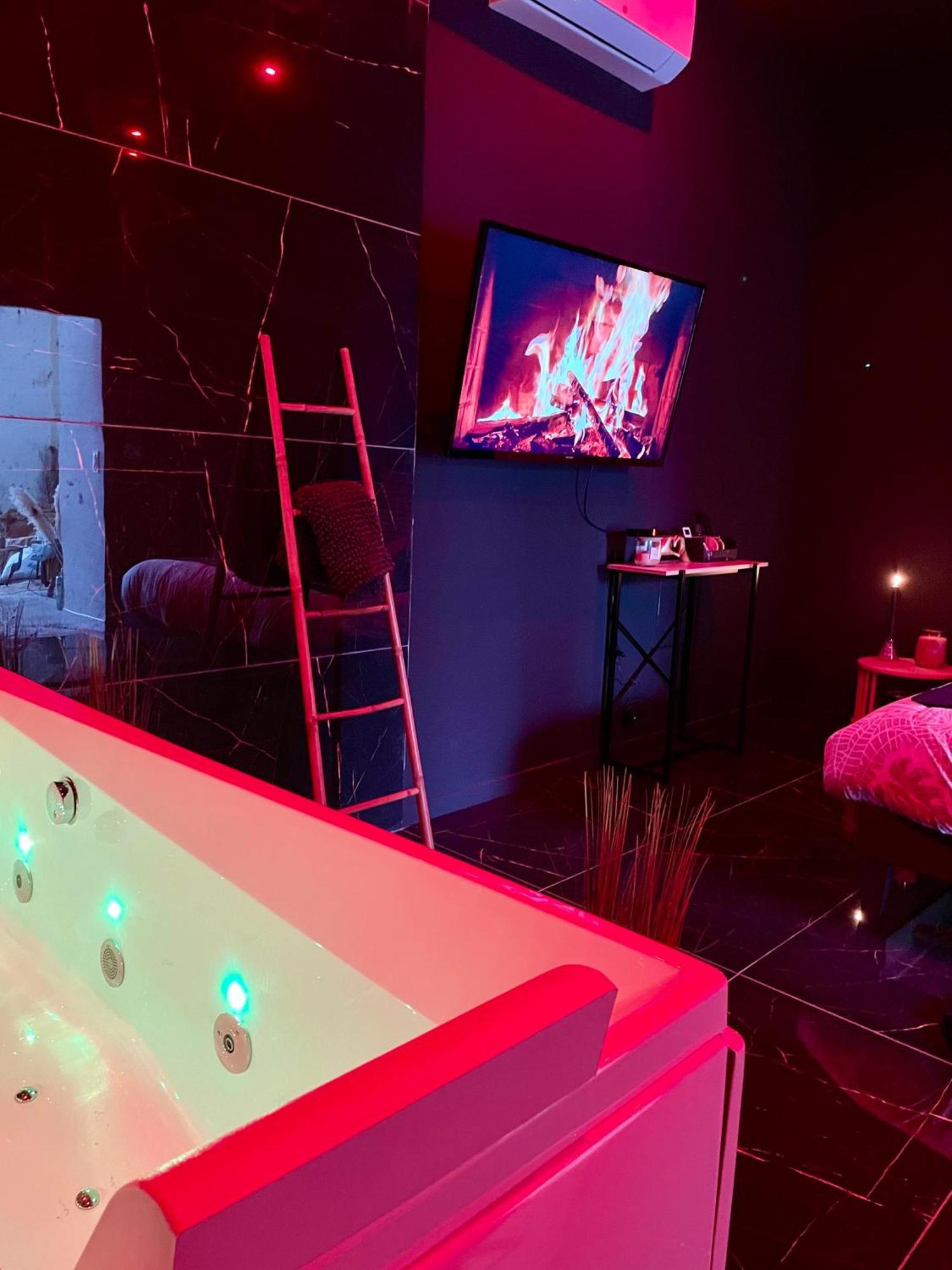 Jungle Love Room De L Hermitage Tournon-sur-Rhone Luaran gambar