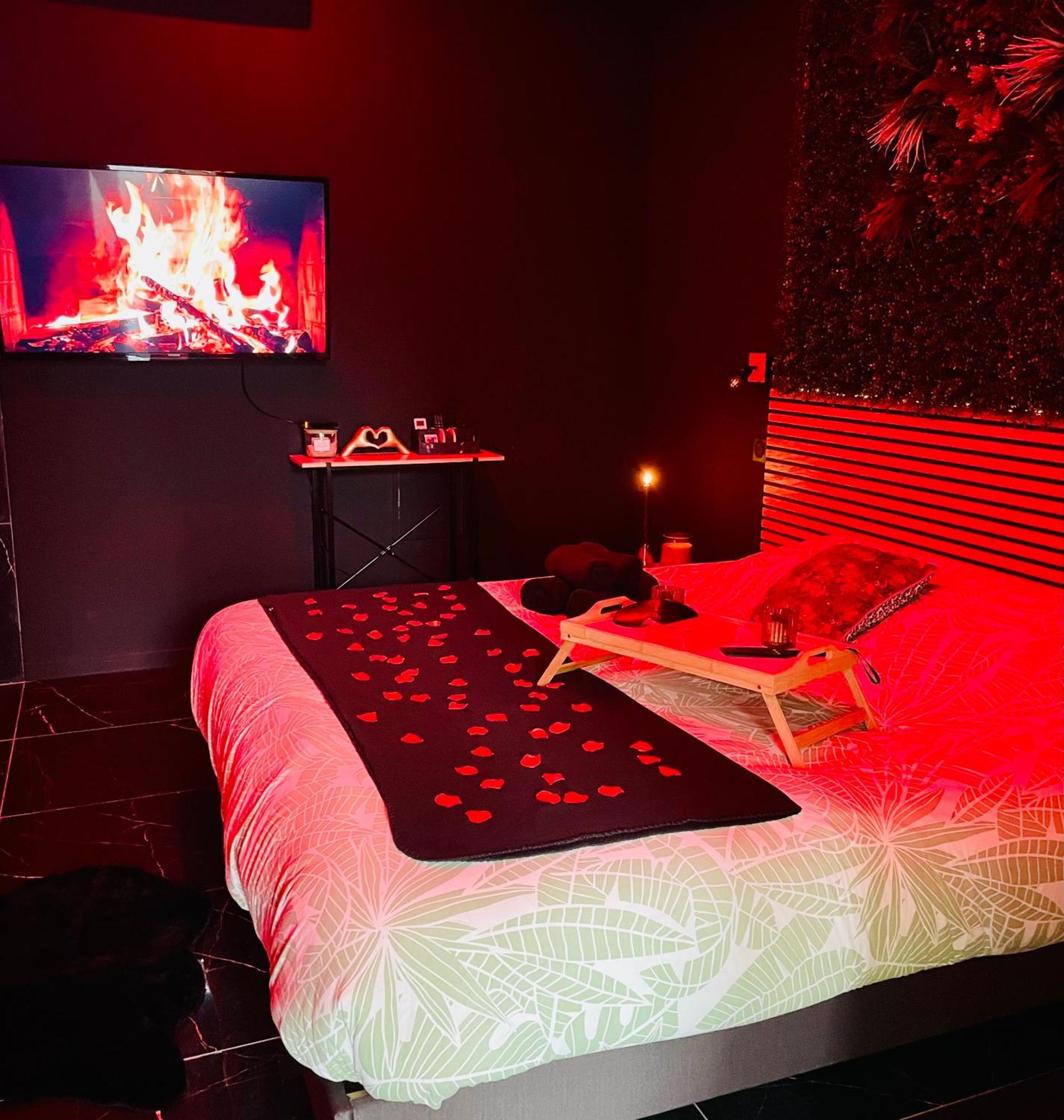 Jungle Love Room De L Hermitage Tournon-sur-Rhone Luaran gambar